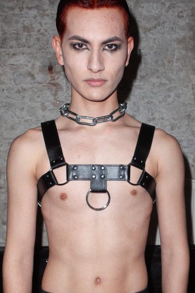 Adjustable Black Chest Harness with O-Ring – Vegan Leather